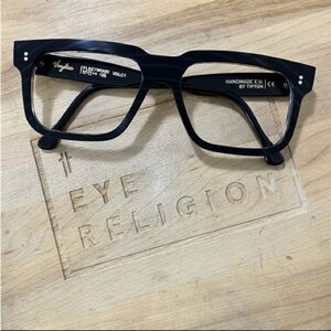 Vinylize Black Glasses Fleetwood by Tipton